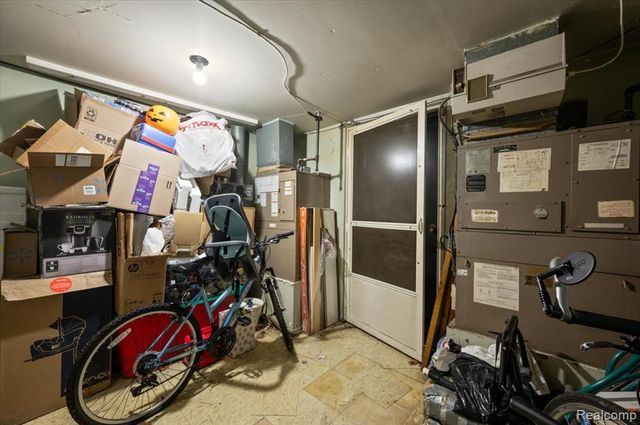 8323 Karam Boulevard 4, Warren, MI 48093