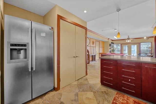 4747 E Nasa Parkway 102, Seabrook, TX 77586