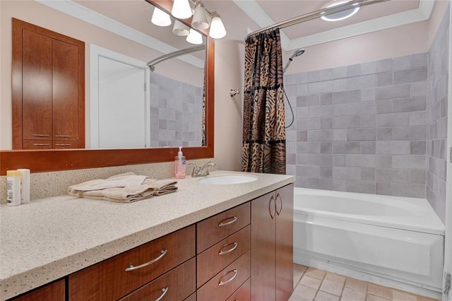 4747 E Nasa Parkway 102, Seabrook, TX 77586