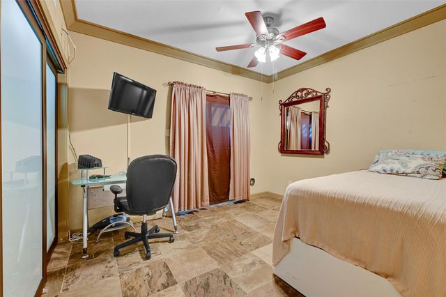 4747 E Nasa Parkway 102, Seabrook, TX 77586