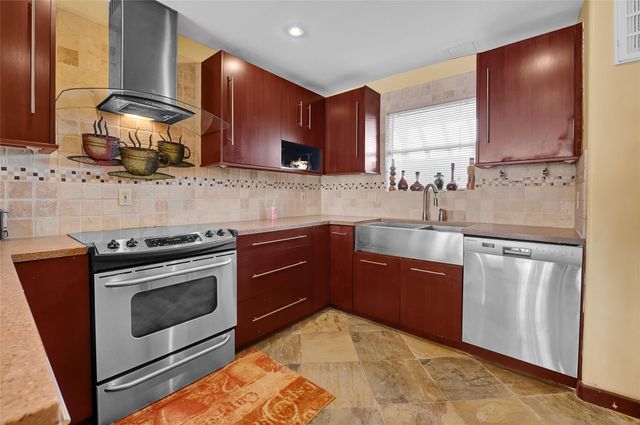 4747 E Nasa Parkway 102, Seabrook, TX 77586