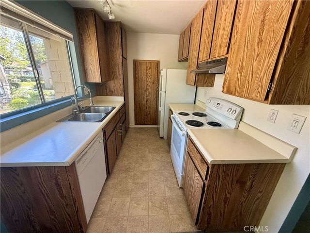 960 E Bonita, Pomona, CA 91767