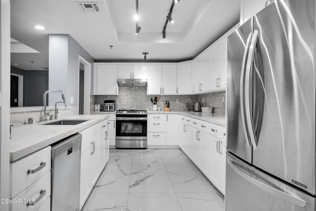 4348 Mammoth Avenue 203, Sherman Oaks, CA 91423