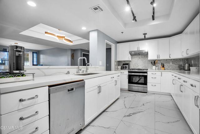 4348 Mammoth Avenue 203, Sherman Oaks, CA 91423