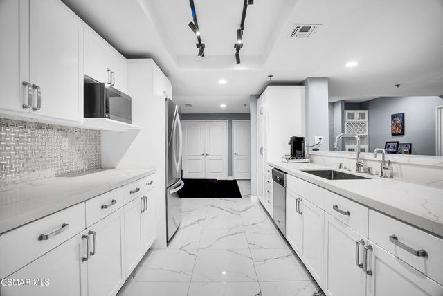 4348 Mammoth Avenue 203, Sherman Oaks, CA 91423