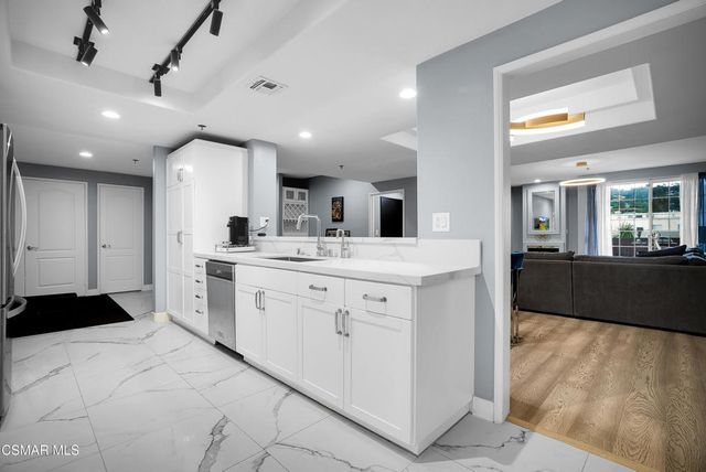 4348 Mammoth Avenue 203, Sherman Oaks, CA 91423