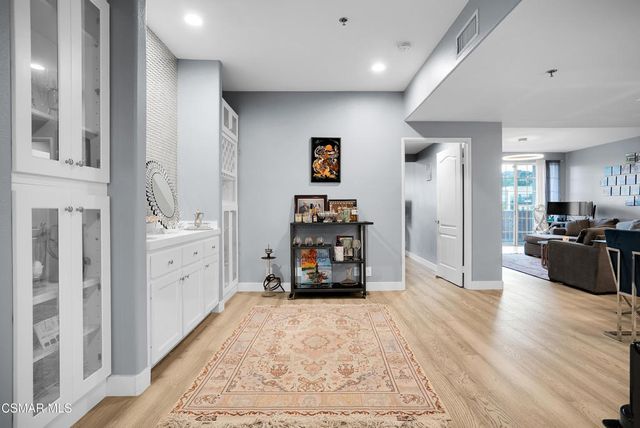 4348 Mammoth Avenue 203, Sherman Oaks, CA 91423
