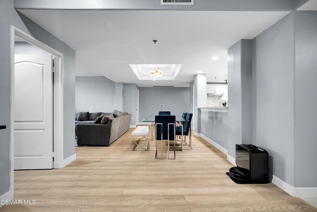 4348 Mammoth Avenue 203, Sherman Oaks, CA 91423