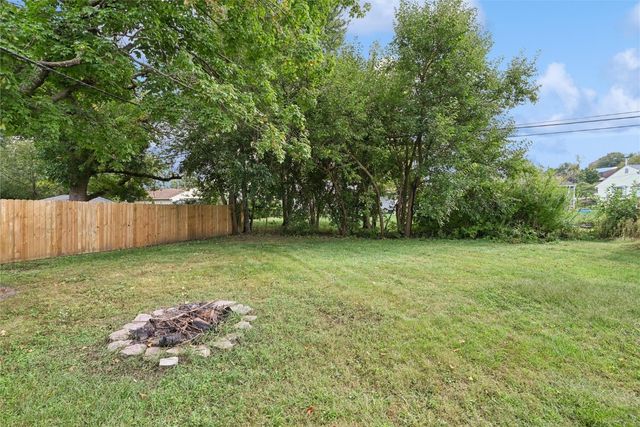 1047 27th Street NE, Cedar Rapids, IA 52402