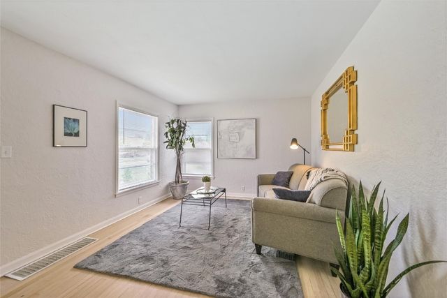 1047 27th Street NE, Cedar Rapids, IA 52402