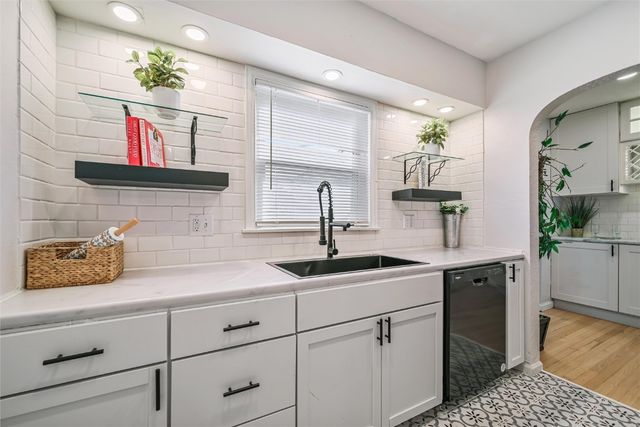 1047 27th Street NE, Cedar Rapids, IA 52402