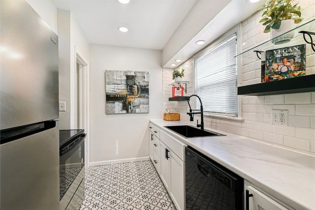 1047 27th Street NE, Cedar Rapids, IA 52402