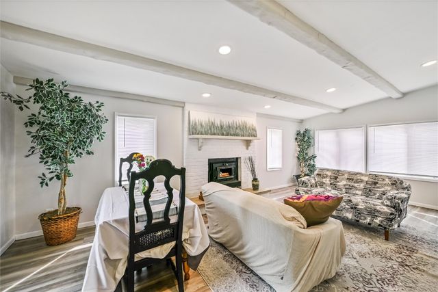 1047 27th Street NE, Cedar Rapids, IA 52402