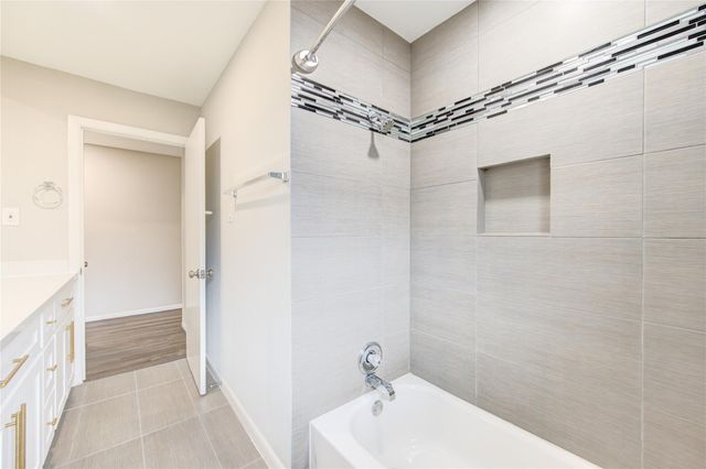 6026 Clarewood Drive, Houston, TX 77081