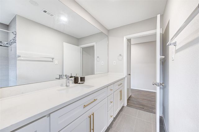 6026 Clarewood Drive, Houston, TX 77081