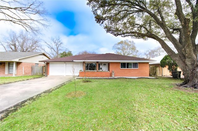 6026 Clarewood Drive, Houston, TX 77081