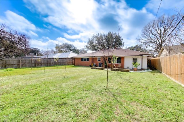 6026 Clarewood Drive, Houston, TX 77081