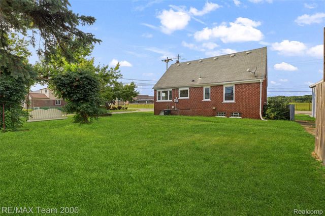 14641 Moran Road, Allen Park, MI 48101