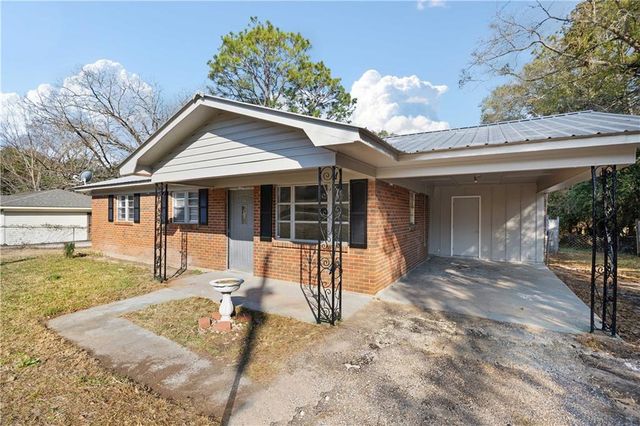 6820 Hiawatha Court, Eight Mile, AL 36613