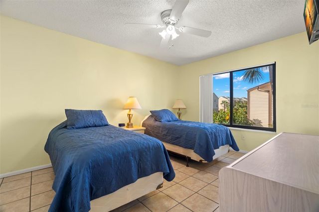 412 MOORINGS COVE DRIVE 7H, Tarpon Springs, FL 34689