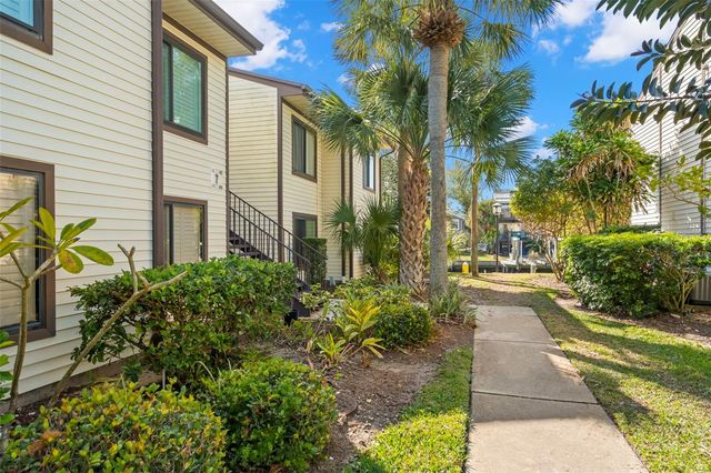 412 MOORINGS COVE DRIVE 7H, Tarpon Springs, FL 34689