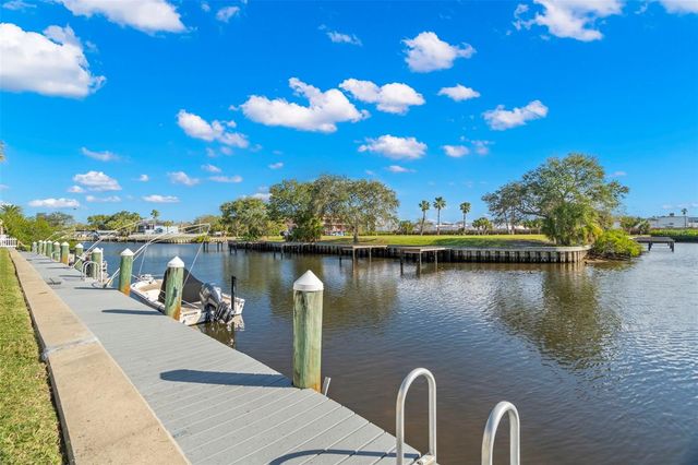 412 MOORINGS COVE DRIVE 7H, Tarpon Springs, FL 34689