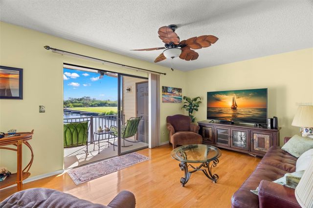 412 MOORINGS COVE DRIVE 7H, Tarpon Springs, FL 34689