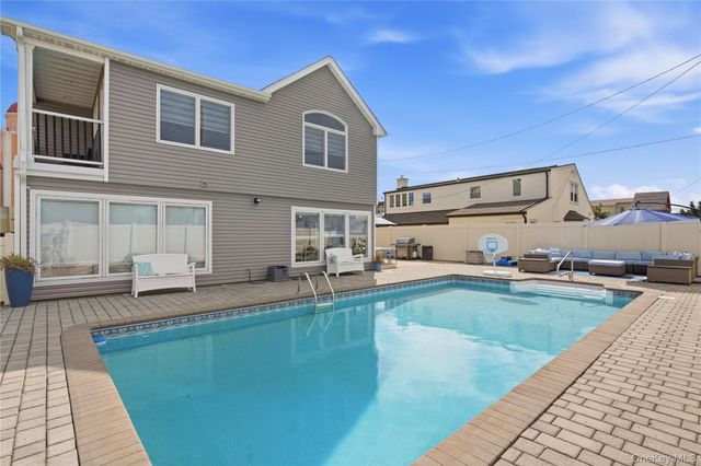 17 Richmond Road, Lido Beach, NY 11561