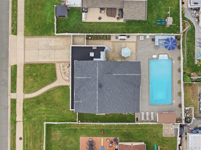 17 Richmond Road, Lido Beach, NY 11561
