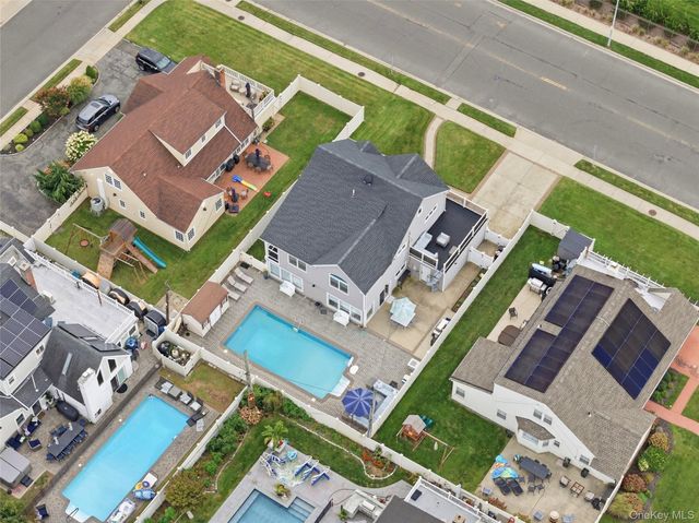 17 Richmond Road, Lido Beach, NY 11561
