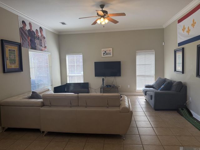 3811 Southpass Ave, Baton Rouge, LA 70820
