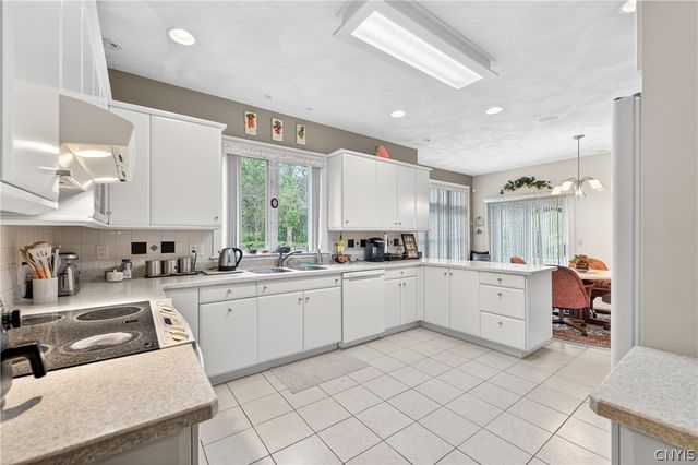 122 Jubilee Lane, New Hartford, NY 13413