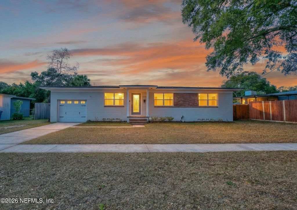 3256 FRUITWOOD Lane, Jacksonville, FL 32277