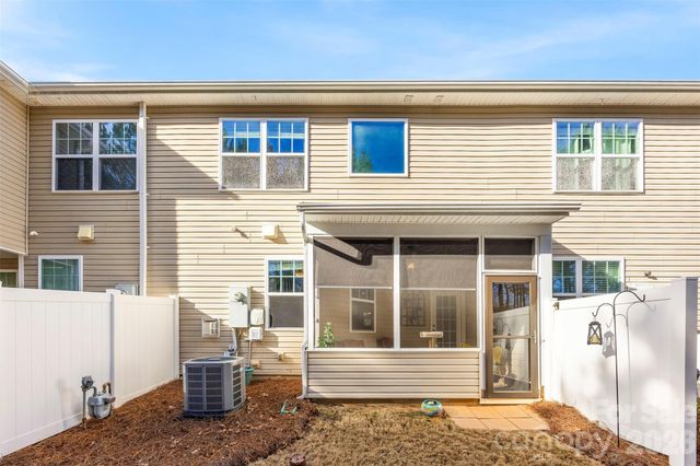 3261 Yarmouth Lane, Gastonia, NC 28056