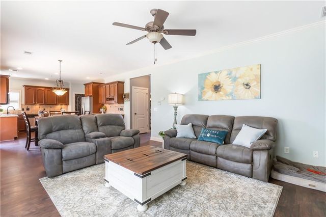 812 Brown Thrasher Way, Bremen, GA 30110