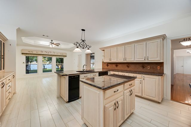 2302 Southbay Circle, Rowlett, TX 75088
