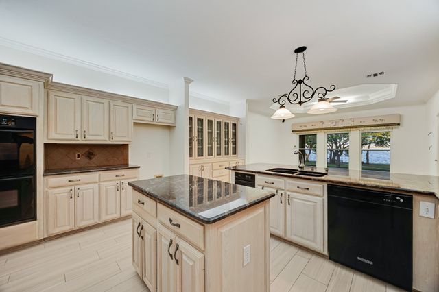 2302 Southbay Circle, Rowlett, TX 75088