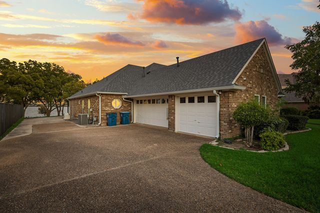 2302 Southbay Circle, Rowlett, TX 75088