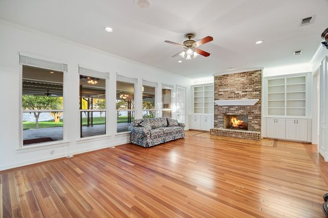2302 Southbay Circle, Rowlett, TX 75088