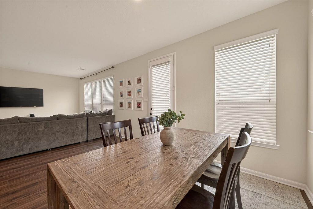 Image 12 of property listing at 25210 Stone Tower Court, Katy, TX 77493