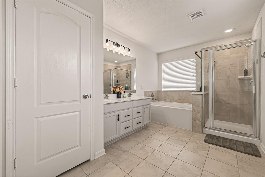 Image 31 of property listing at 25210 Stone Tower Court, Katy, TX 77493