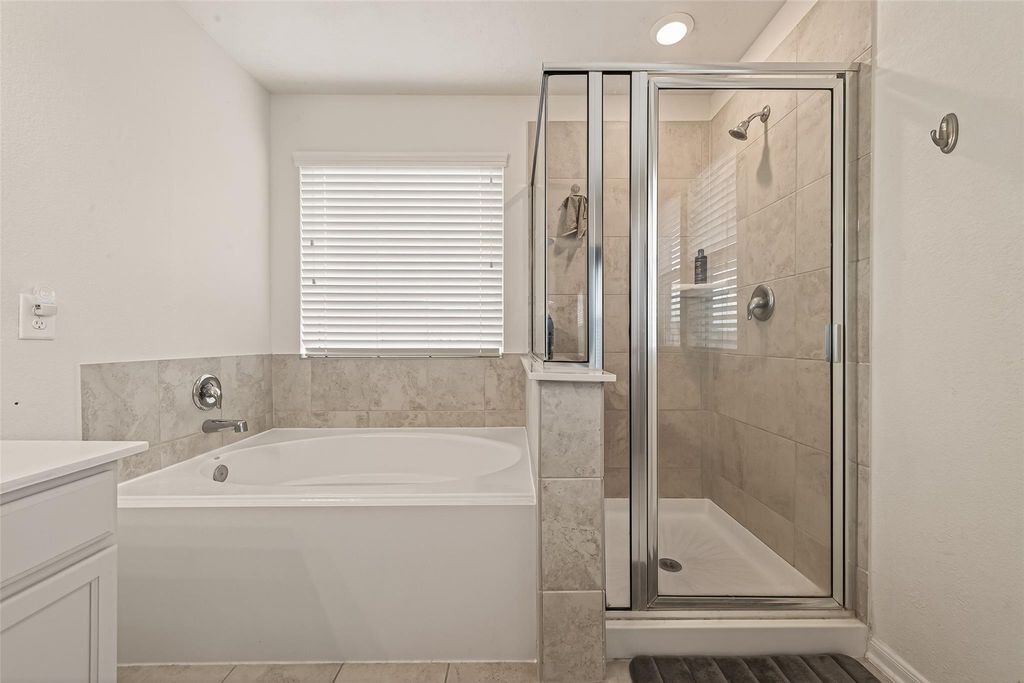 Image 34 of property listing at 25210 Stone Tower Court, Katy, TX 77493