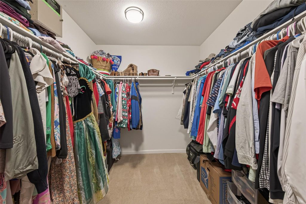 Image 35 of property listing at 25210 Stone Tower Court, Katy, TX 77493