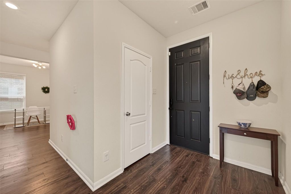 Image 4 of property listing at 25210 Stone Tower Court, Katy, TX 77493