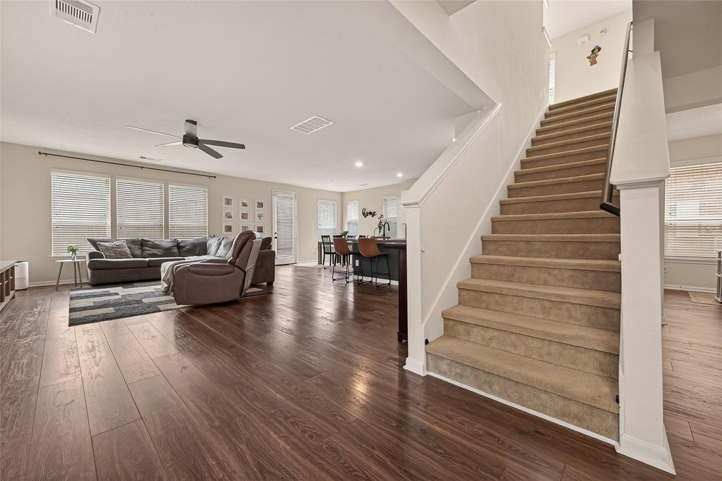 Image 7 of property listing at 25210 Stone Tower Court, Katy, TX 77493