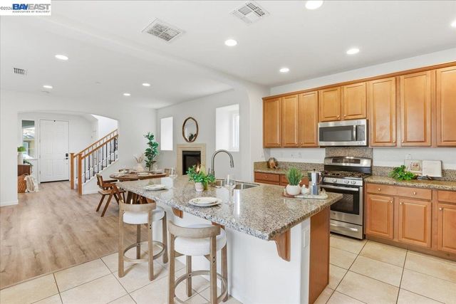 369 W Tuscan Ln, Mountain House, CA 95391