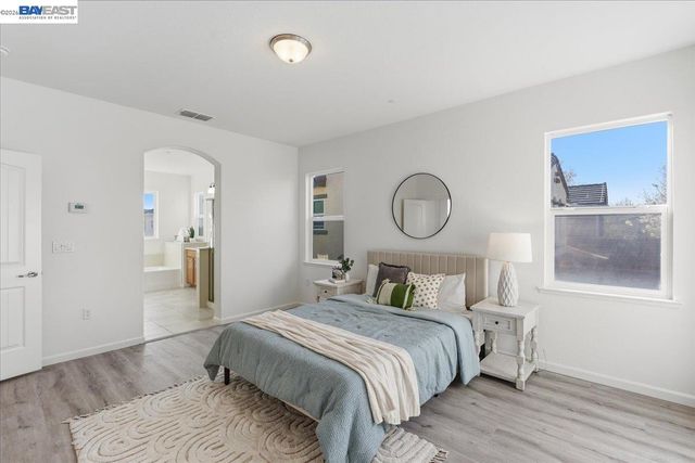 369 W Tuscan Ln, Mountain House, CA 95391