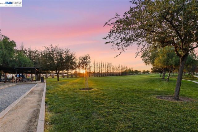 369 W Tuscan Ln, Mountain House, CA 95391