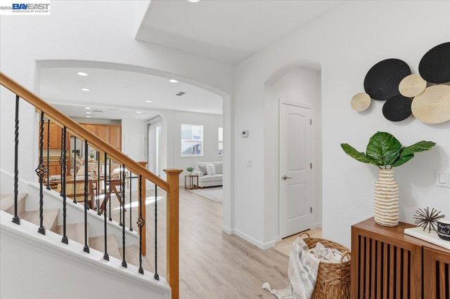 369 W Tuscan Ln, Mountain House, CA 95391