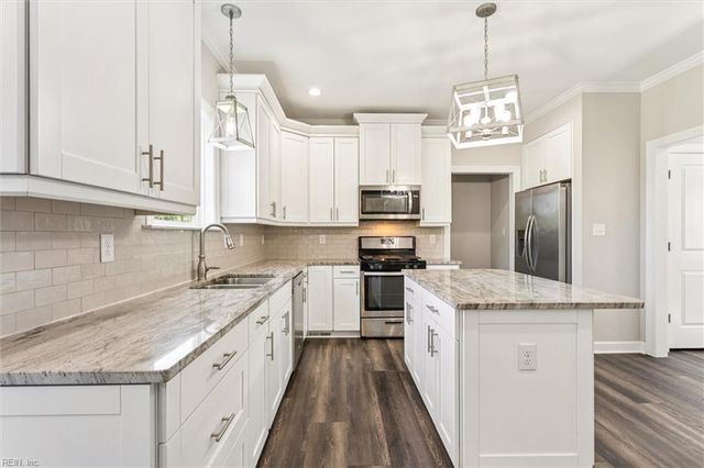 108 Osborne LN, Seaford, VA 23696